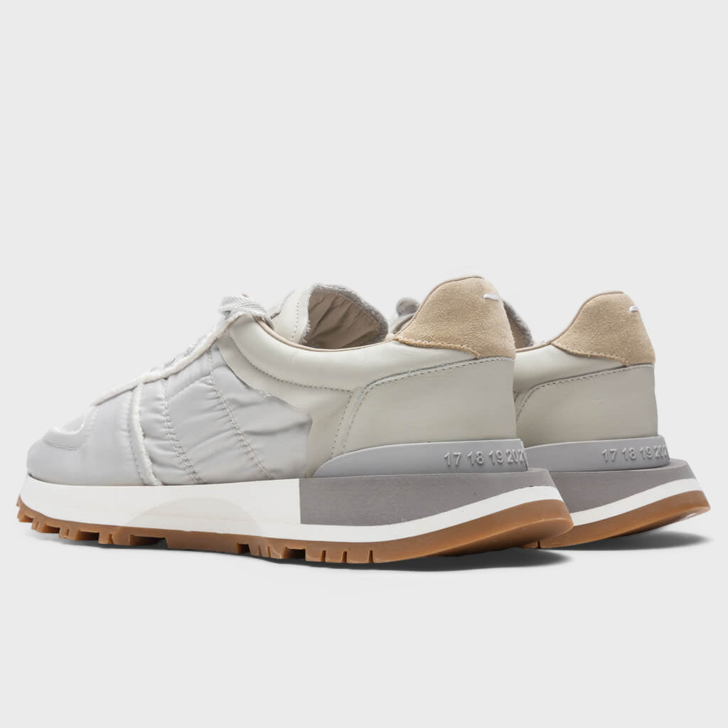 Runner Evolution Sneakers - Frost – Feature
