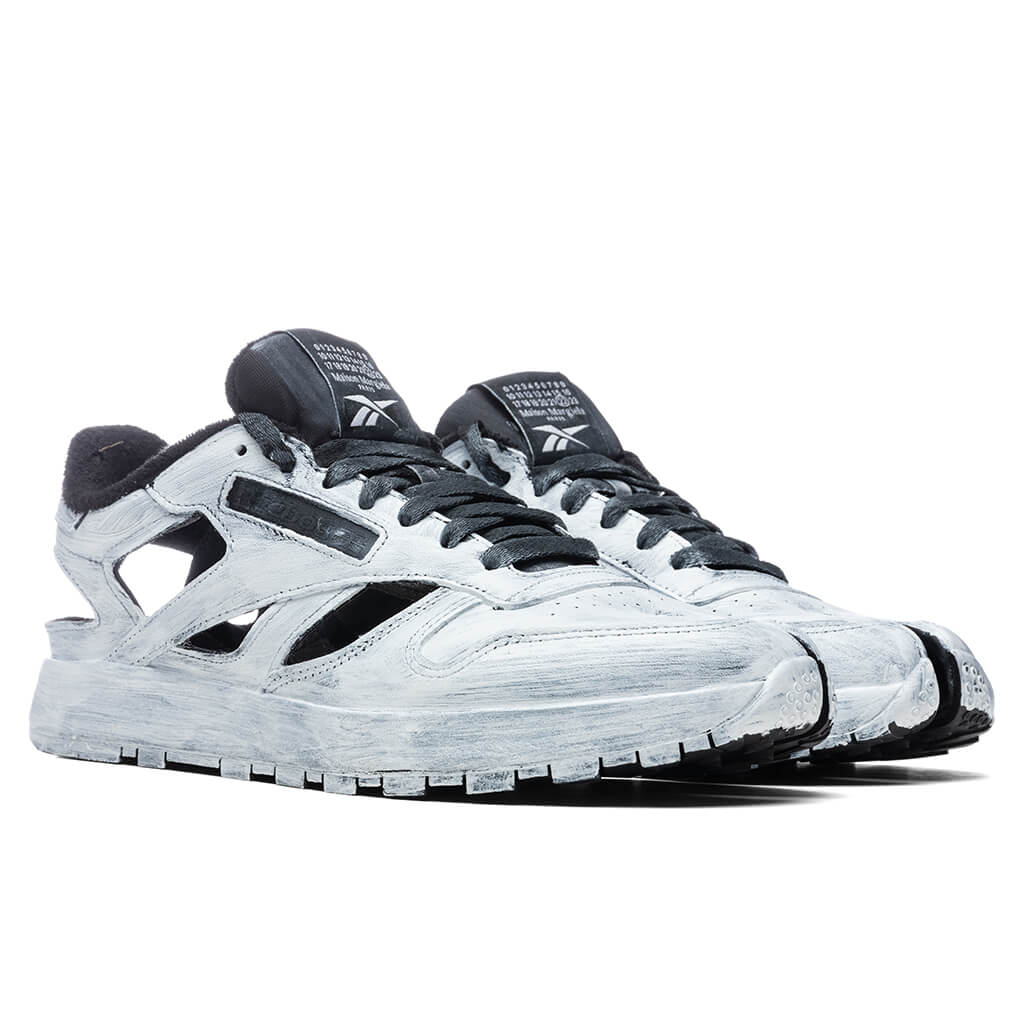 Maison Margiela x Reebok Décortiqué’- Handpainted – Feature