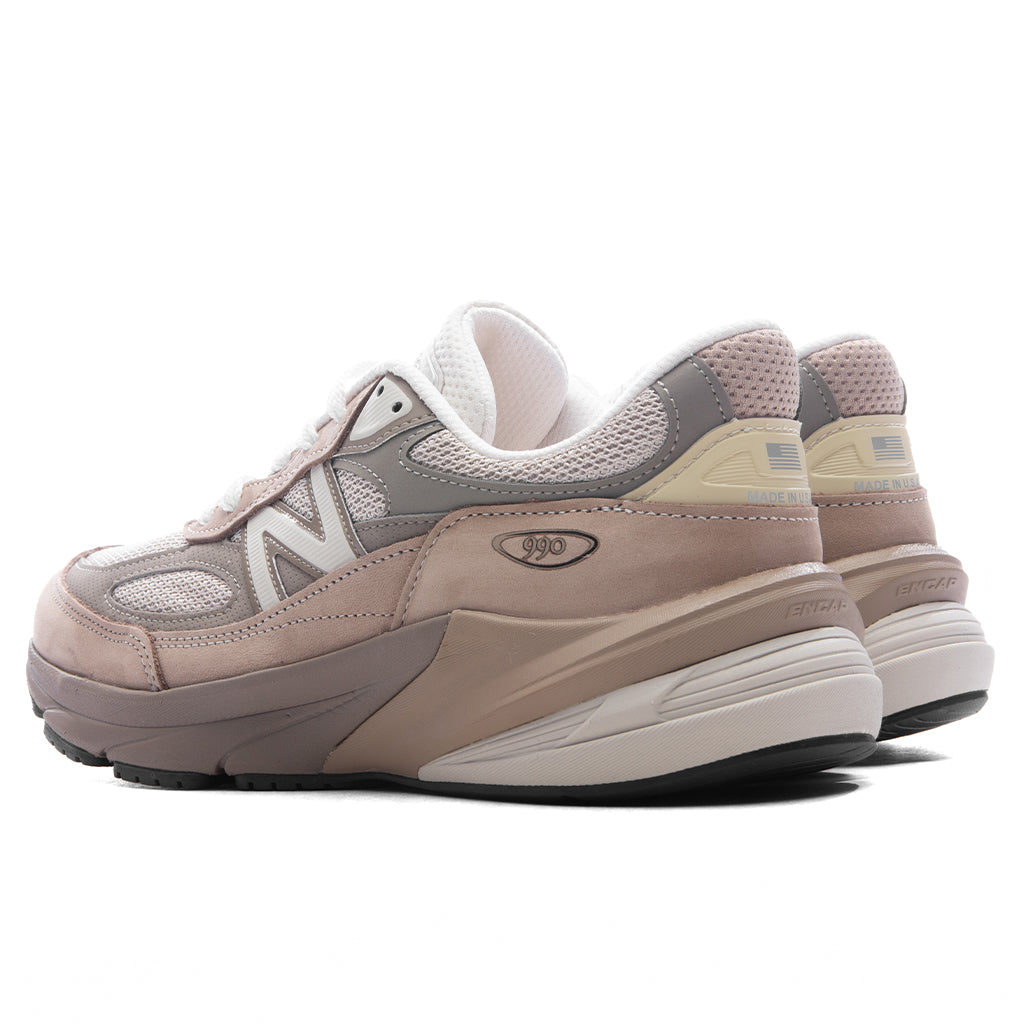 Made in USA 990v6 - Driftwood/Timberwolf/Mushroom – Feature