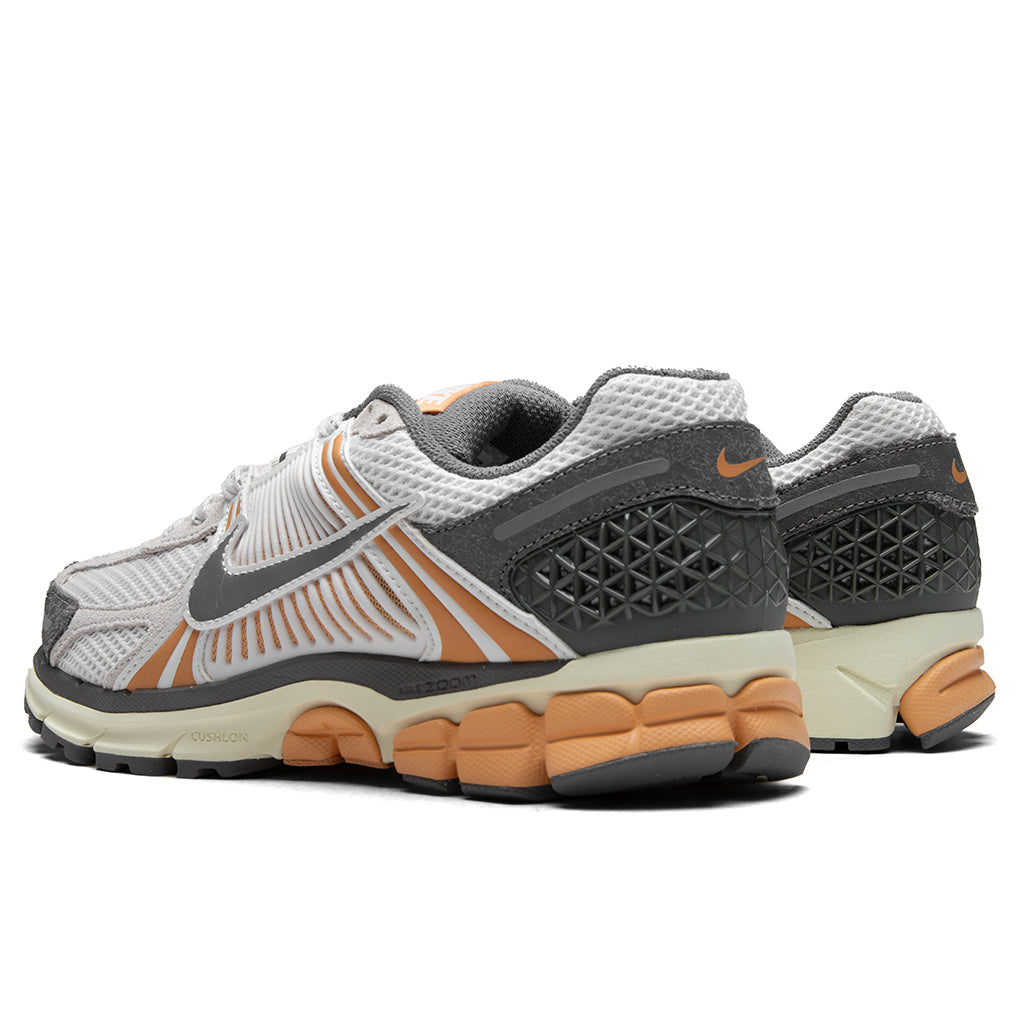 Zoom Vomero 5 - Phantom/Flat Pewter/Copper Moon – Feature