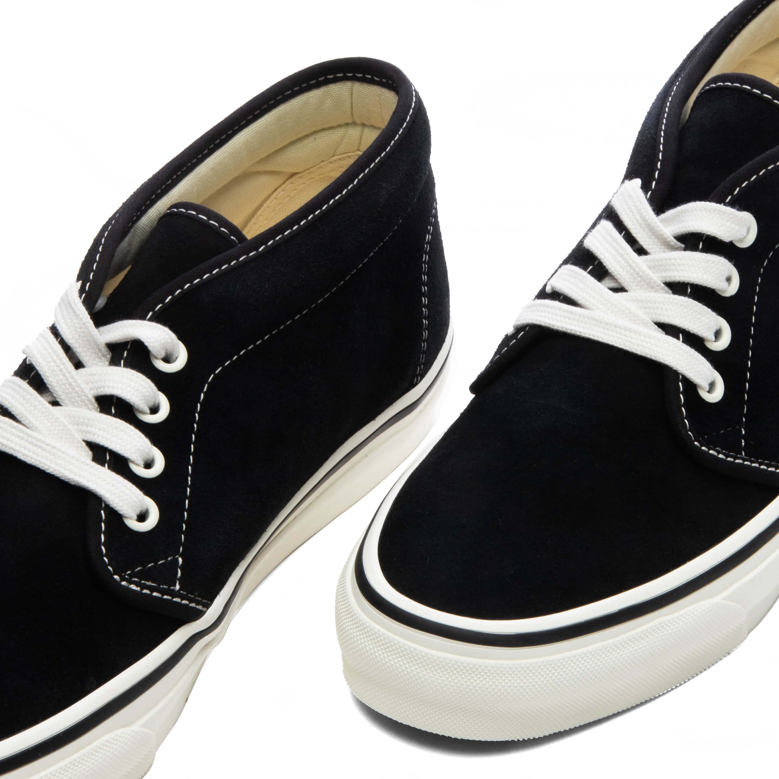 OTW Premium Chukka 49 Vibram - Black – Feature