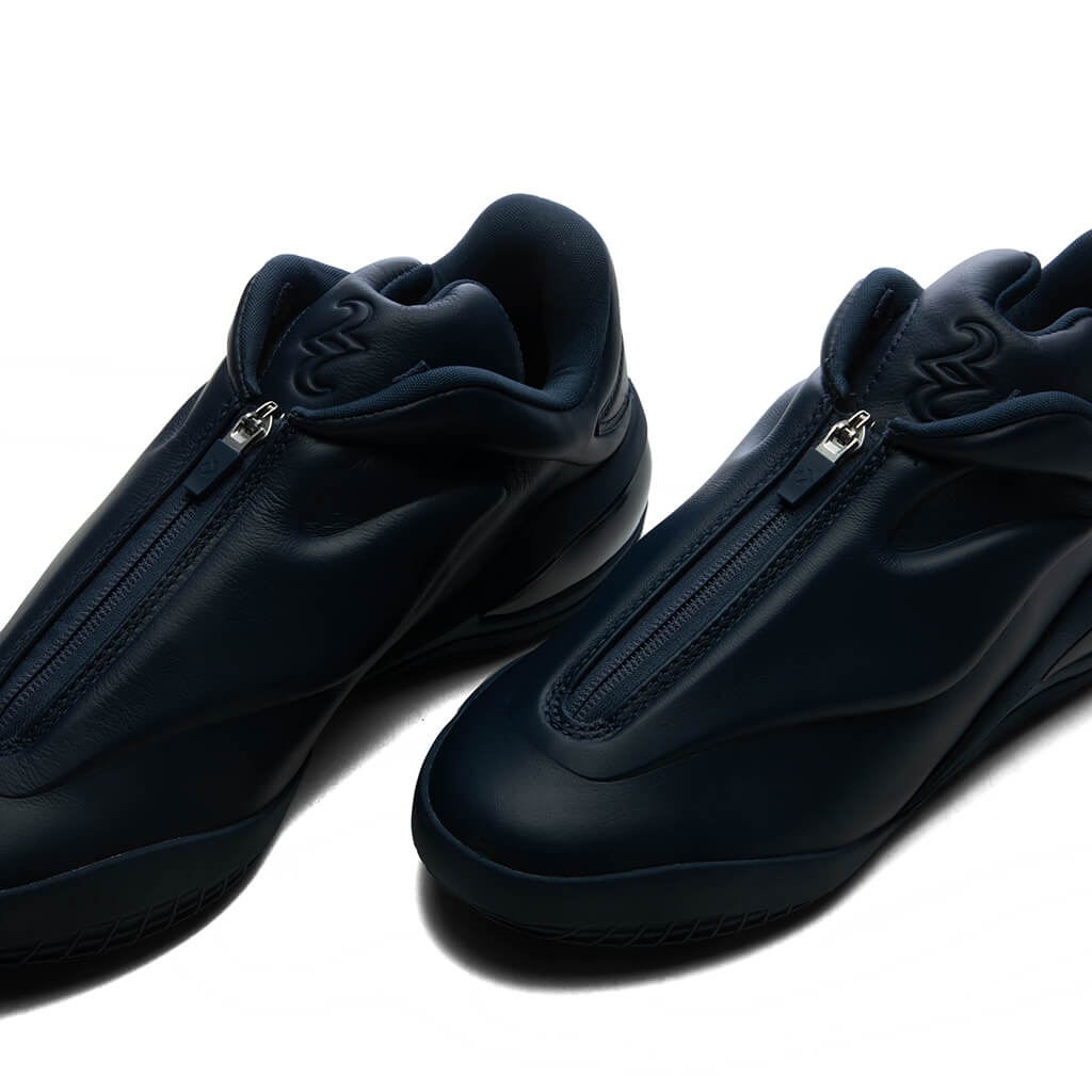 Shai 001 'Ink' - Navy/Into Void/Navy – Feature