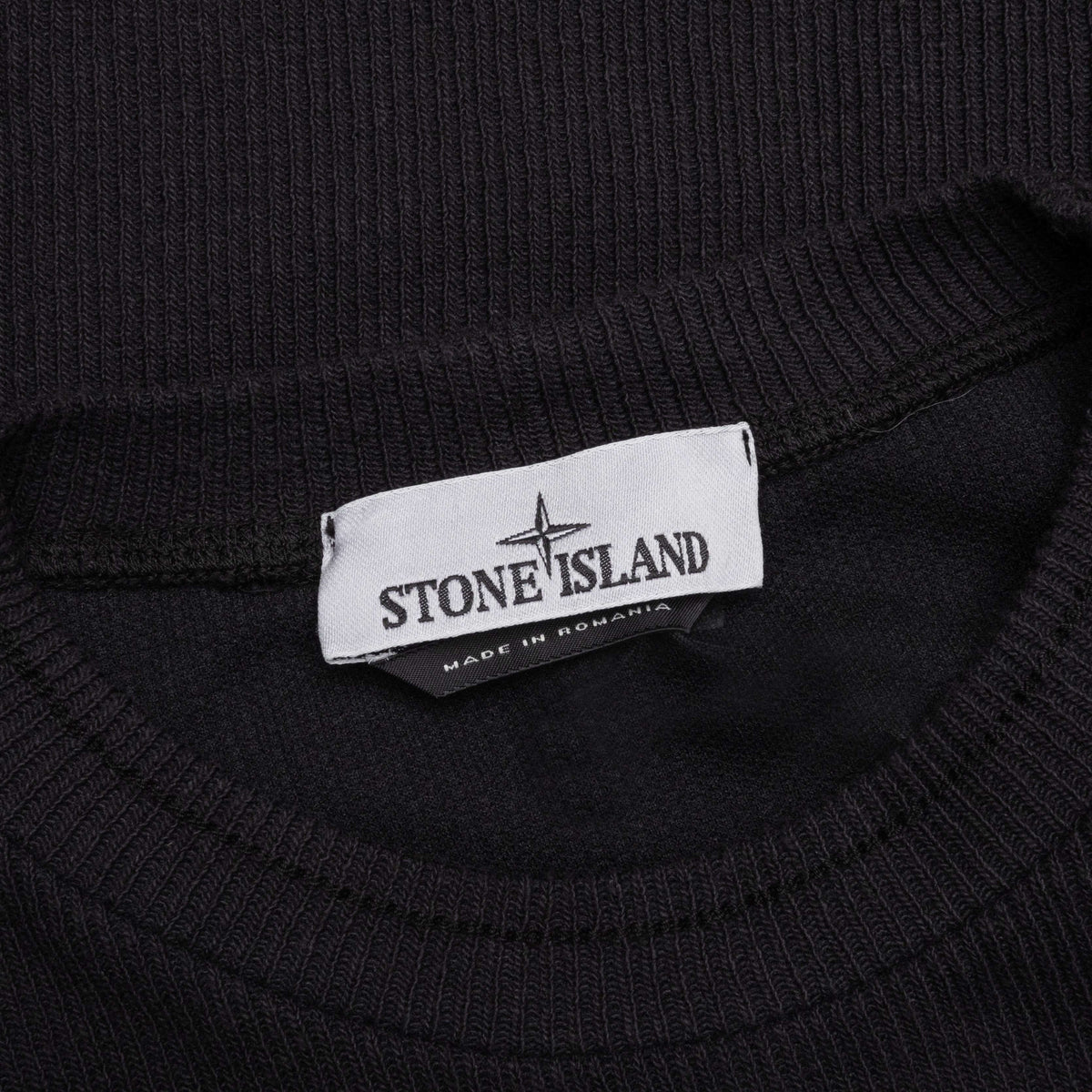 Sweatshirt - Black – Feature