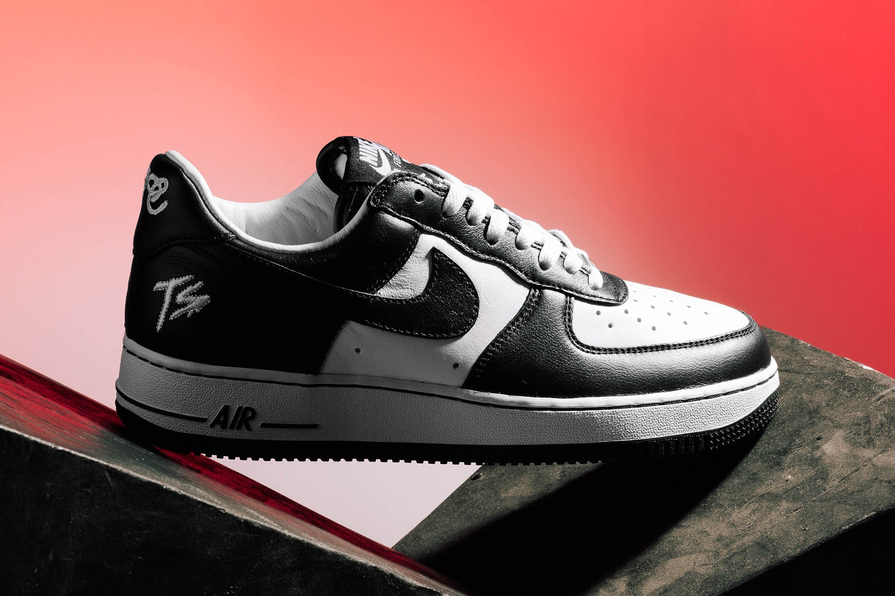 Terror Squad x Nike Air Force 1 Low - White/Black – Feature