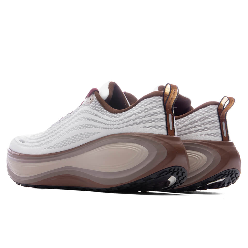 Vomero Plus - Sail/Baroque Brown – Feature