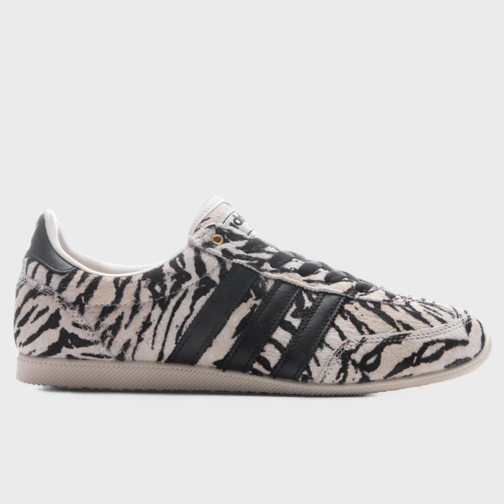 Women's Japan - Off White/Core Black/Core Black