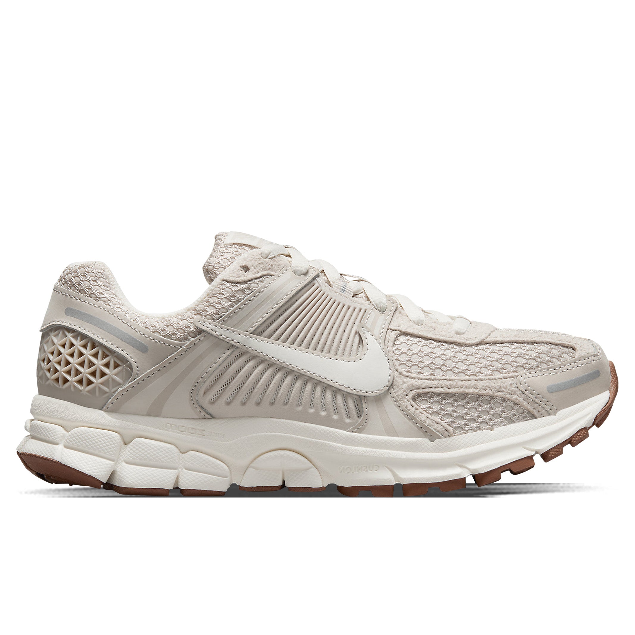 Women's Nike Vomero - Light Orewood Brown/Sail/Metallic Silver – Feature