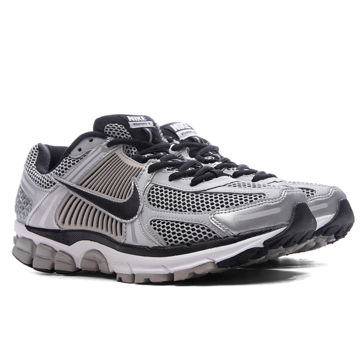Zoom Vomero 5 - Metallic Silver/Black/College Grey – Feature display picture 3