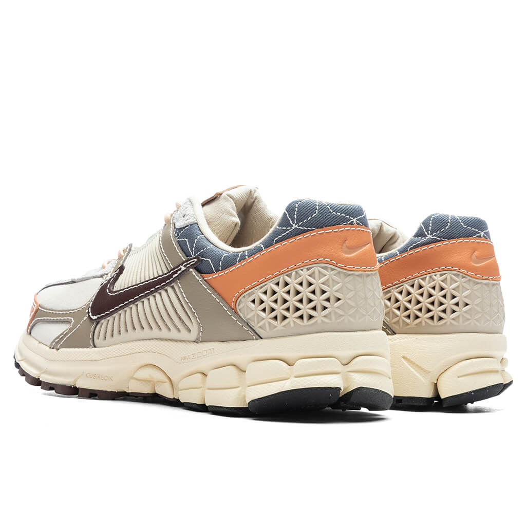 Zoom Vomero 5 'Sashiko' - Sanddrift/Earth/Muslin – Feature