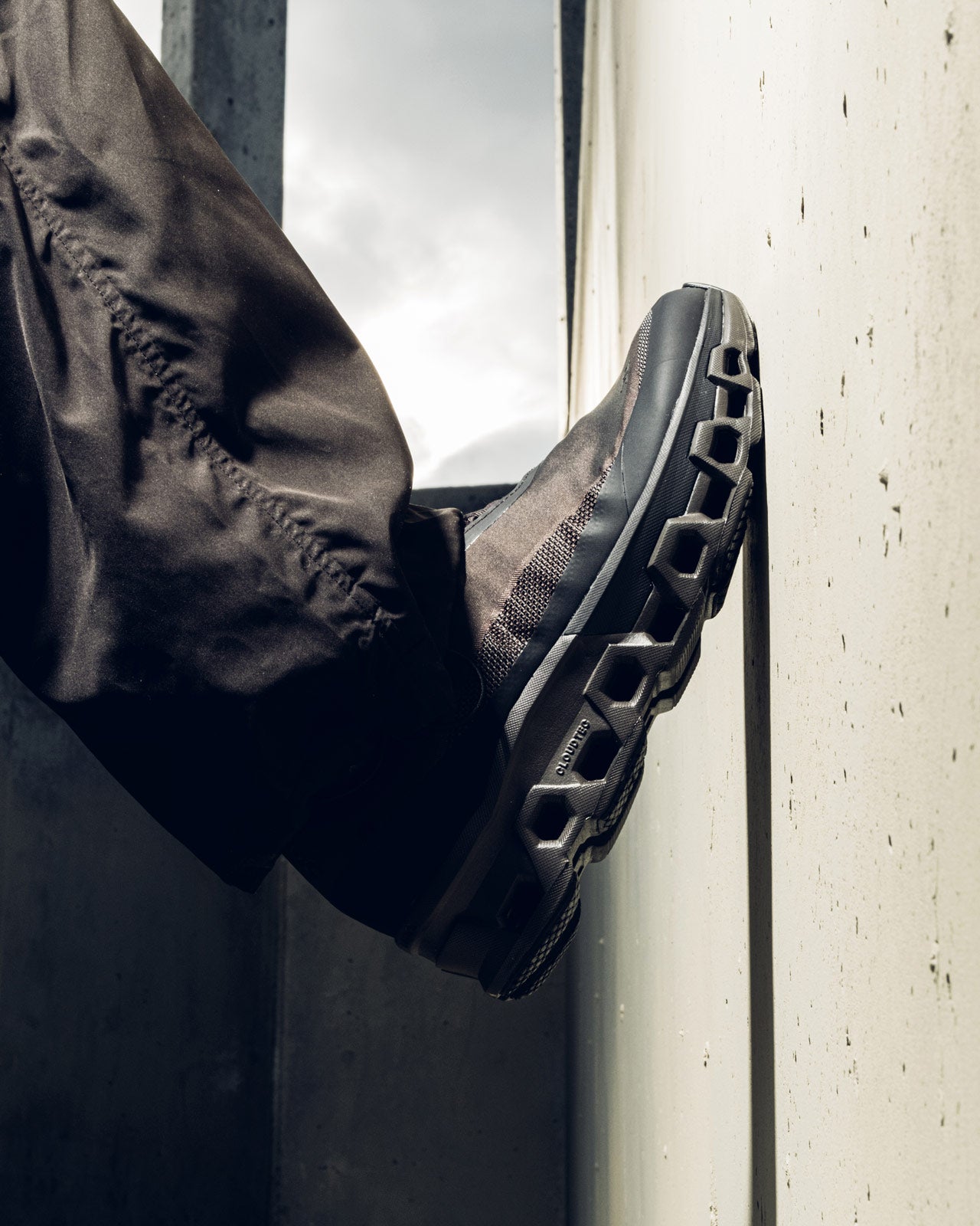 On Cloudmonster 2 PAF Thorn/Brown