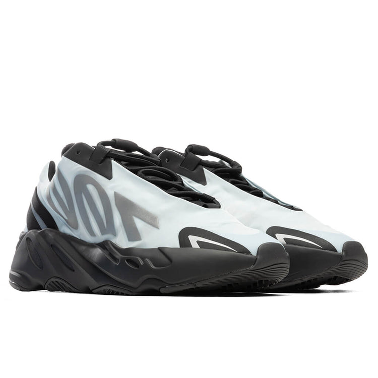 Yeezy 700 MNVN