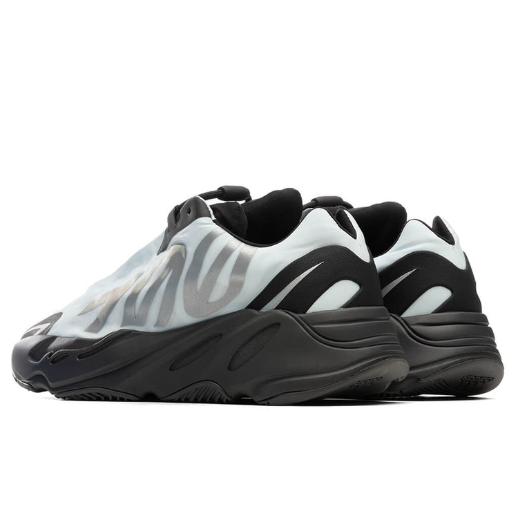 Yeezy 700 MNVN