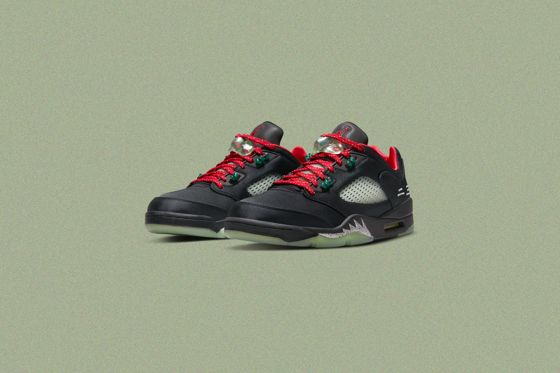 Air Jordan 5 Retro Low SP x CLOT - Black/Classic Jade/Fire Red – Feature