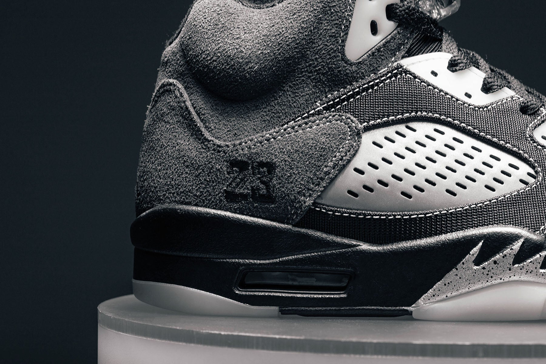 Air outlet Jordan 5 retro (Black/Cool Grey-White) (Damaged Box)