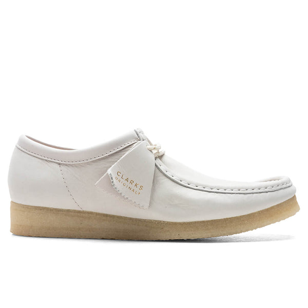 Hinder verkiezing Claire Wallabee - Off White Nubuck – Feature