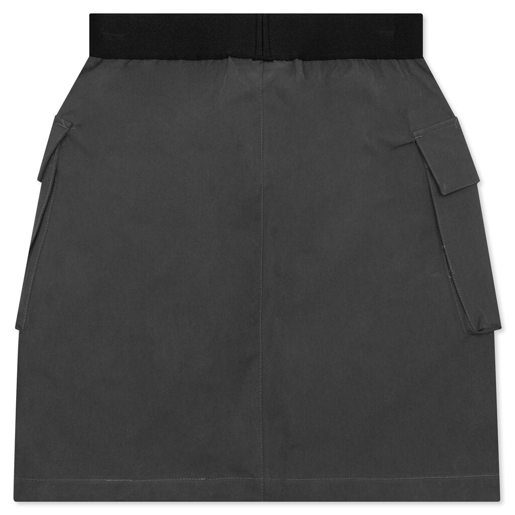 Essentials Women's Cargo Skirt Iron Feature