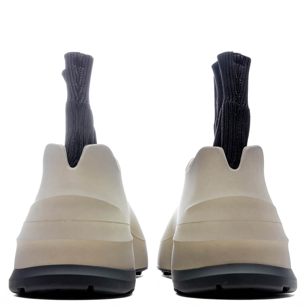 Monumental Mallow Hybrid - Cream/Black – Feature