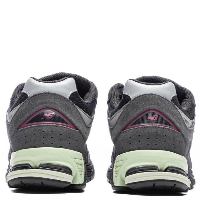 2002R - Magnet/Hi-pink – Feature