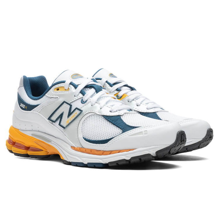2002R - NB White – Feature