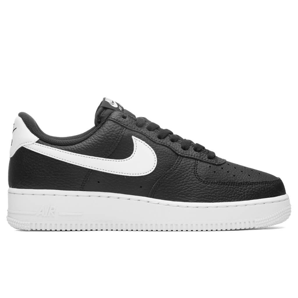 Air Force 1 '07 - Black/White – Feature