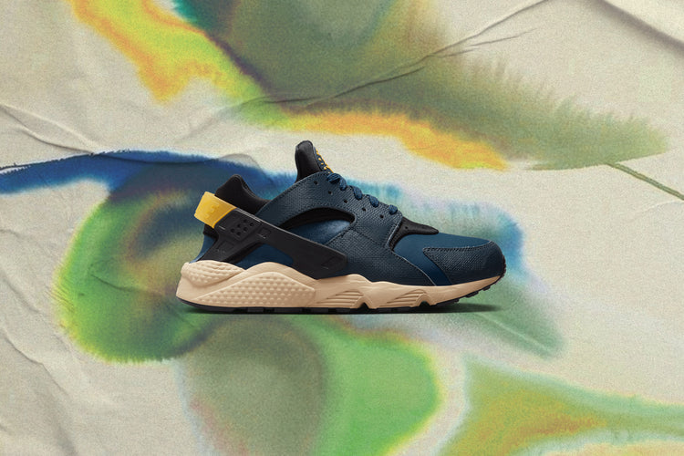 Nike Air Hurache Premium Armory Navy & University Gold Sneakers-Size 7.5 Huarache Premium – Premier main image 2