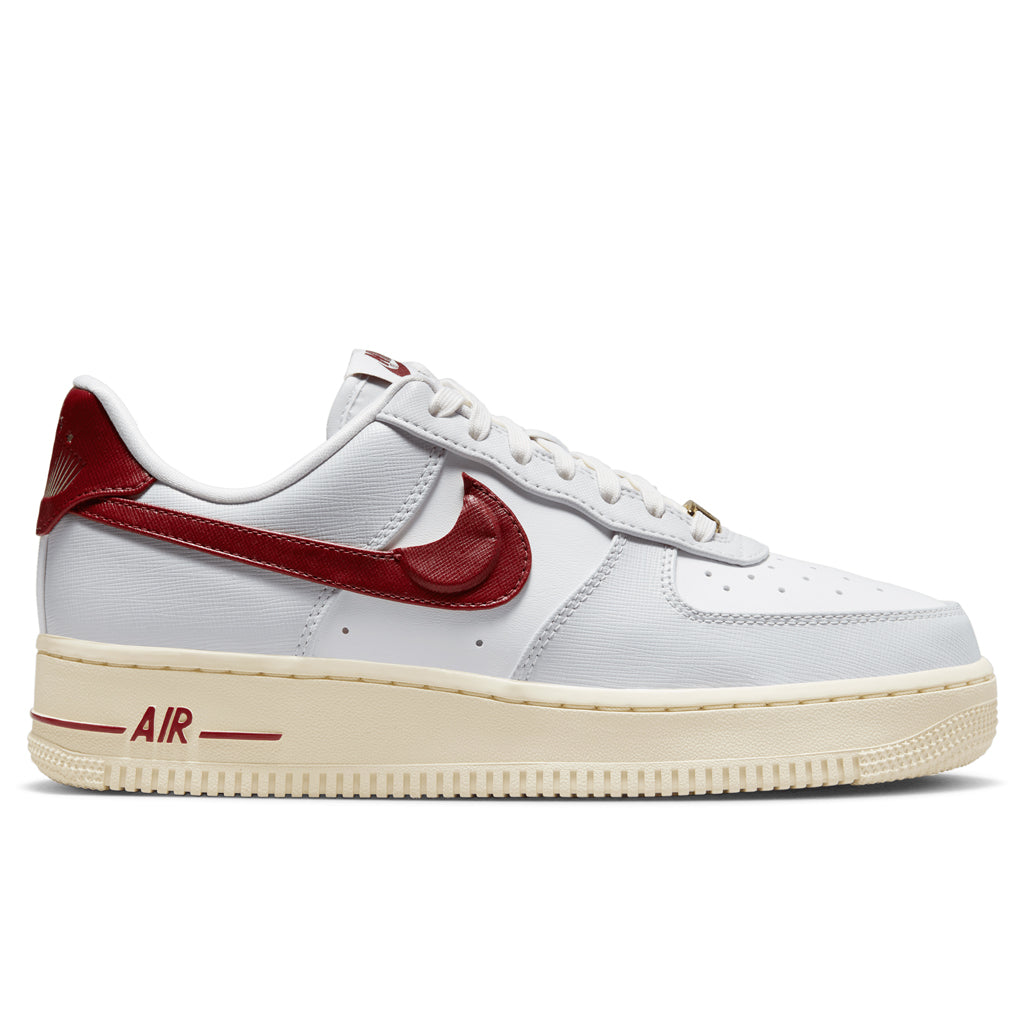 Womens Air Force 1 07 SE - Photon Dust/Team Red/Summit White – Feature