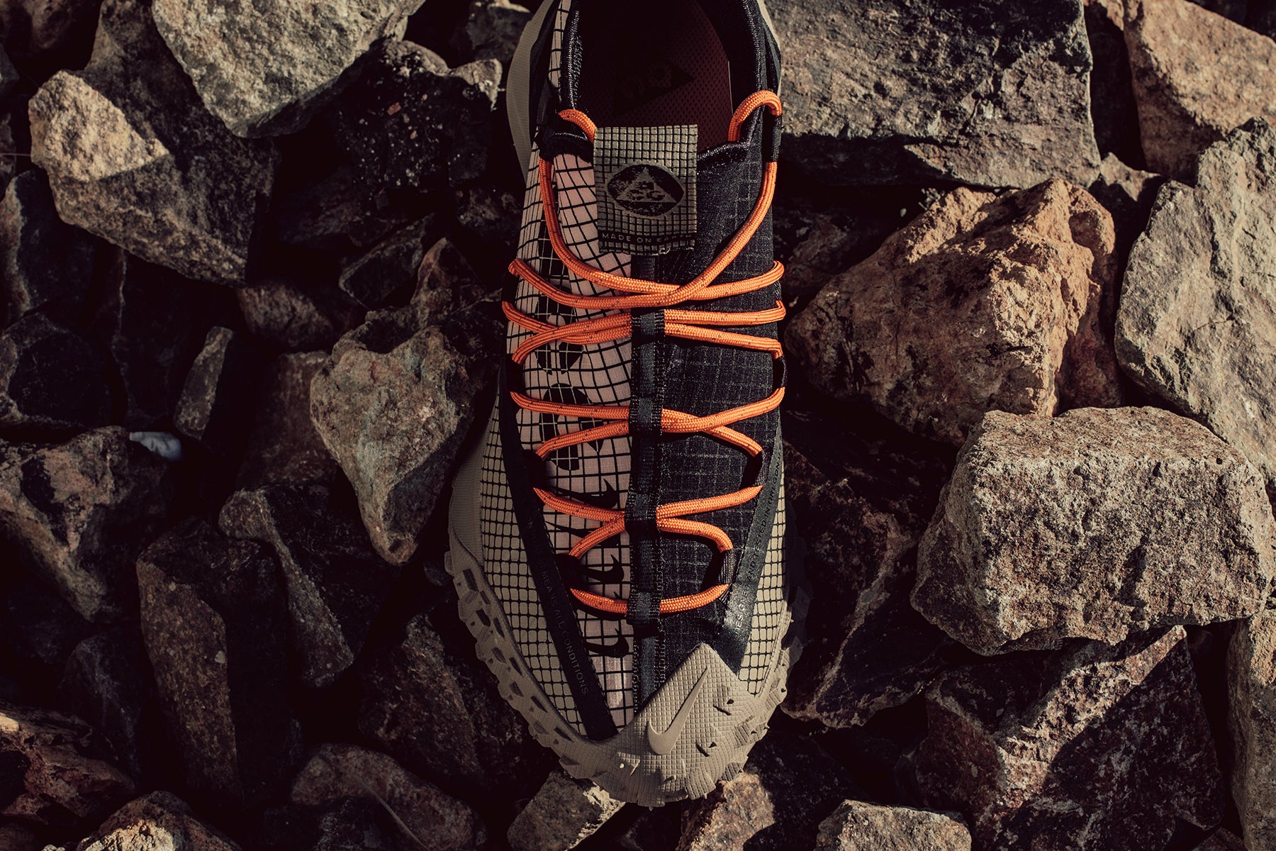 nike acg fossil stone