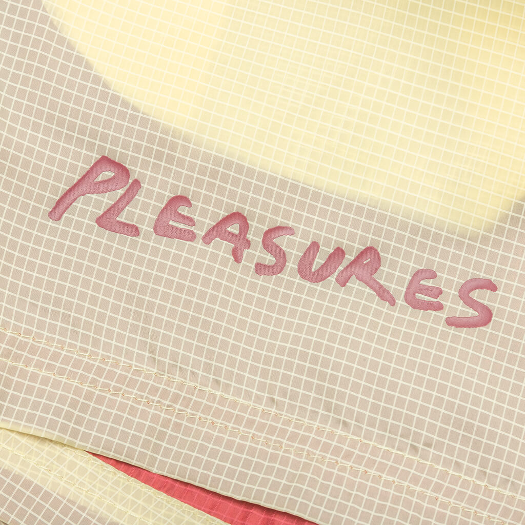 VCR Active Shorts Cream Feature