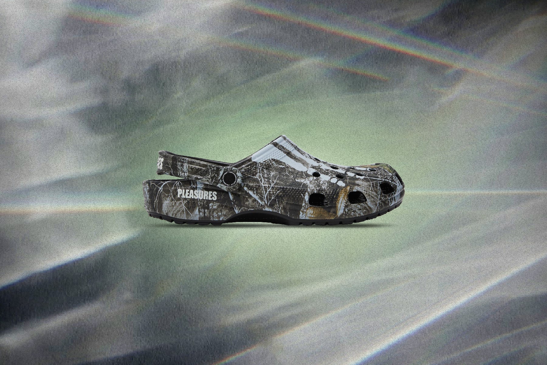 Pleasures x Crocs Classic Clog - Camo – Feature