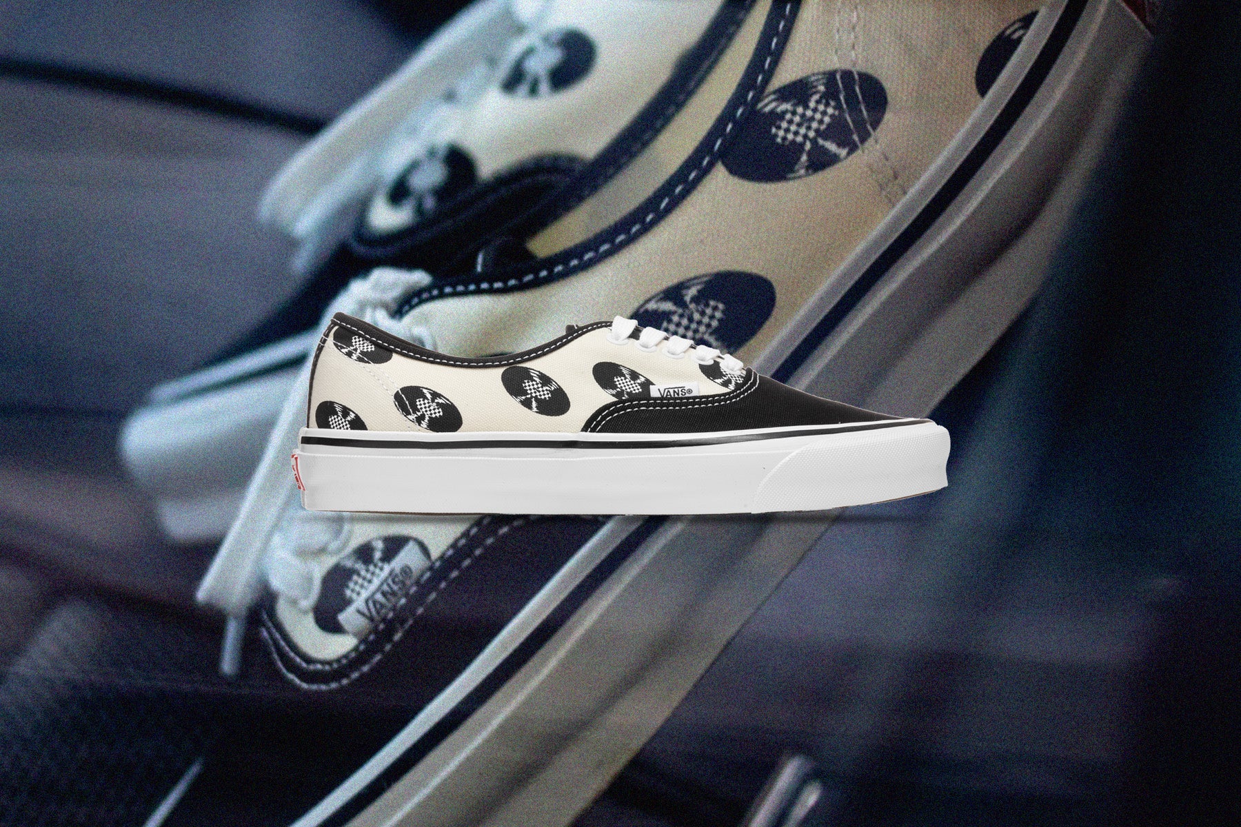 Vans Vault x OG Authentic LX - Classic White – Feature