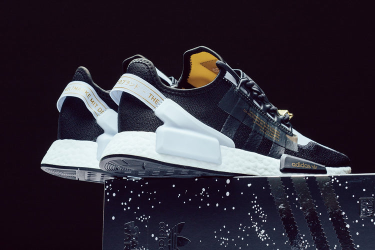 Originals x Star Wars NMD R1 v2 "Lando" - Sky Tint Feature Originals x Star Wars NMD R1 v2 "Lando" - Sky Tint Feature
