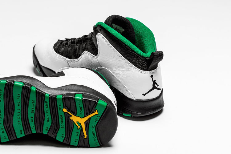 retro 10 red white and blue