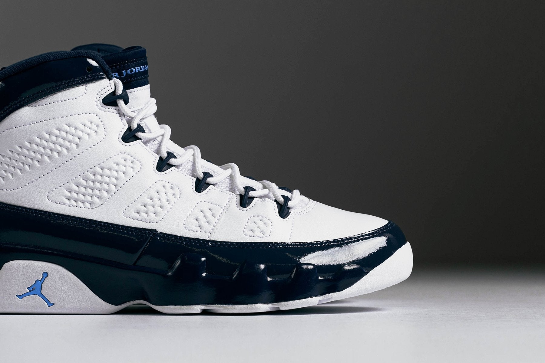 Air 9 Retro White University Blue Midnight Navy Feature