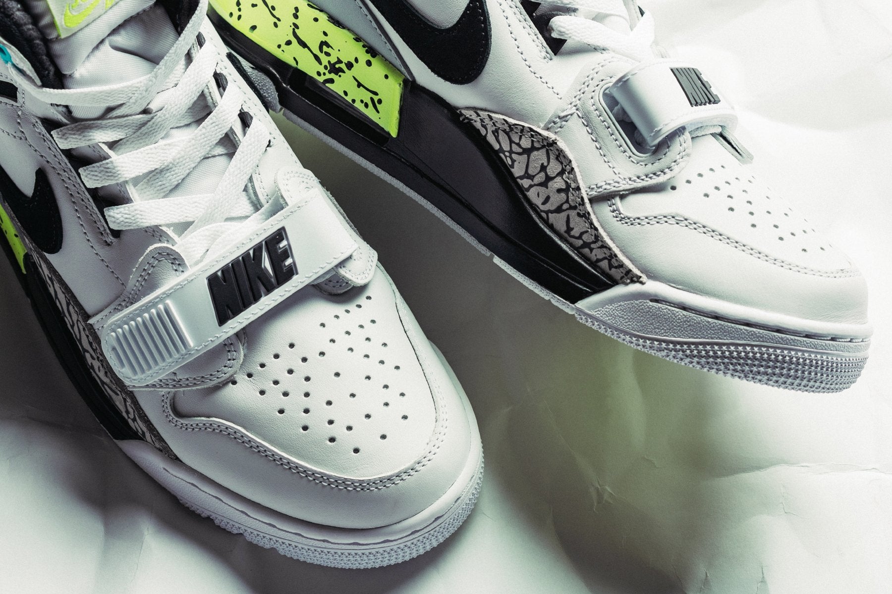 Air Legacy 312 - White/Black/Volt – Feature