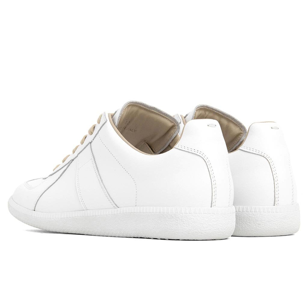 Replica Low Top - White – Feature