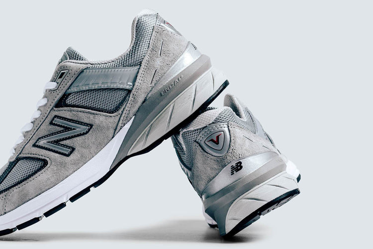 990v5 - Grey/Castlerock – Feature