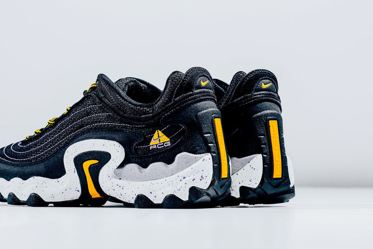 Nike ACG Air Skarn Sneaker - Black/University Gold | Feature display picture 2