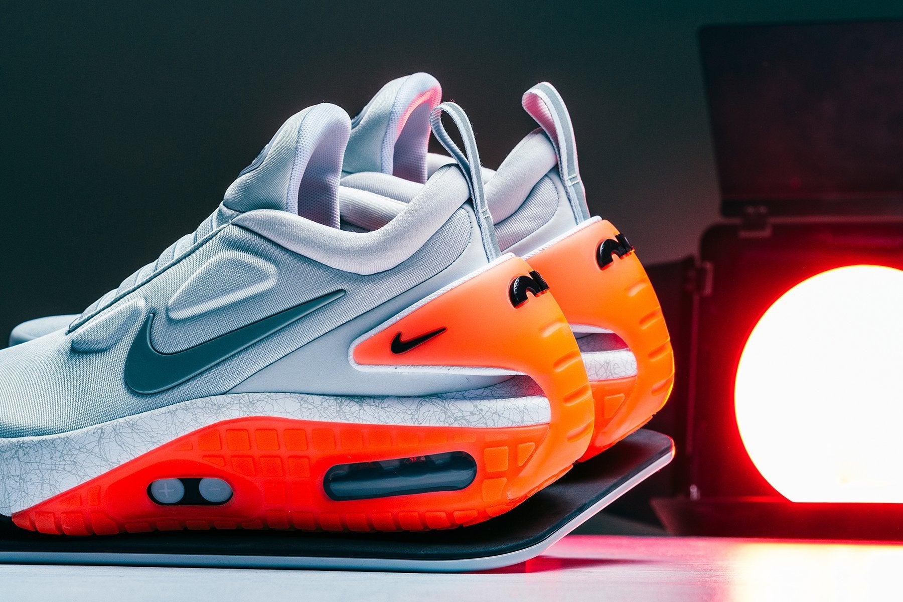 nike adapt pure platinum