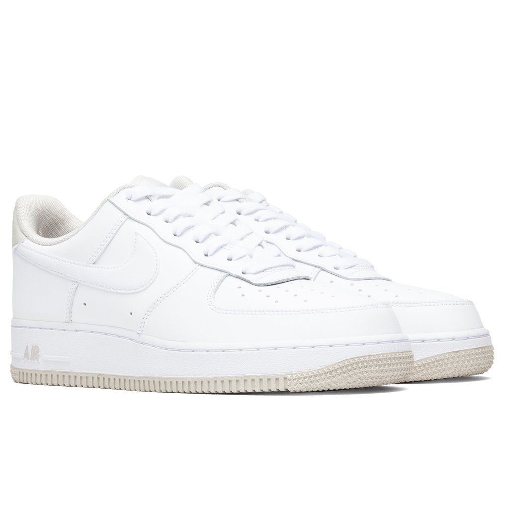 Air Force 1 '07 - White/Light Bone – Feature