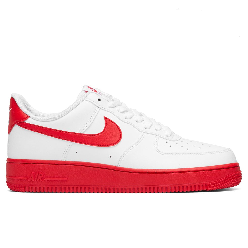 Air Force 1 '07 - White/University Red Midsole – Feature