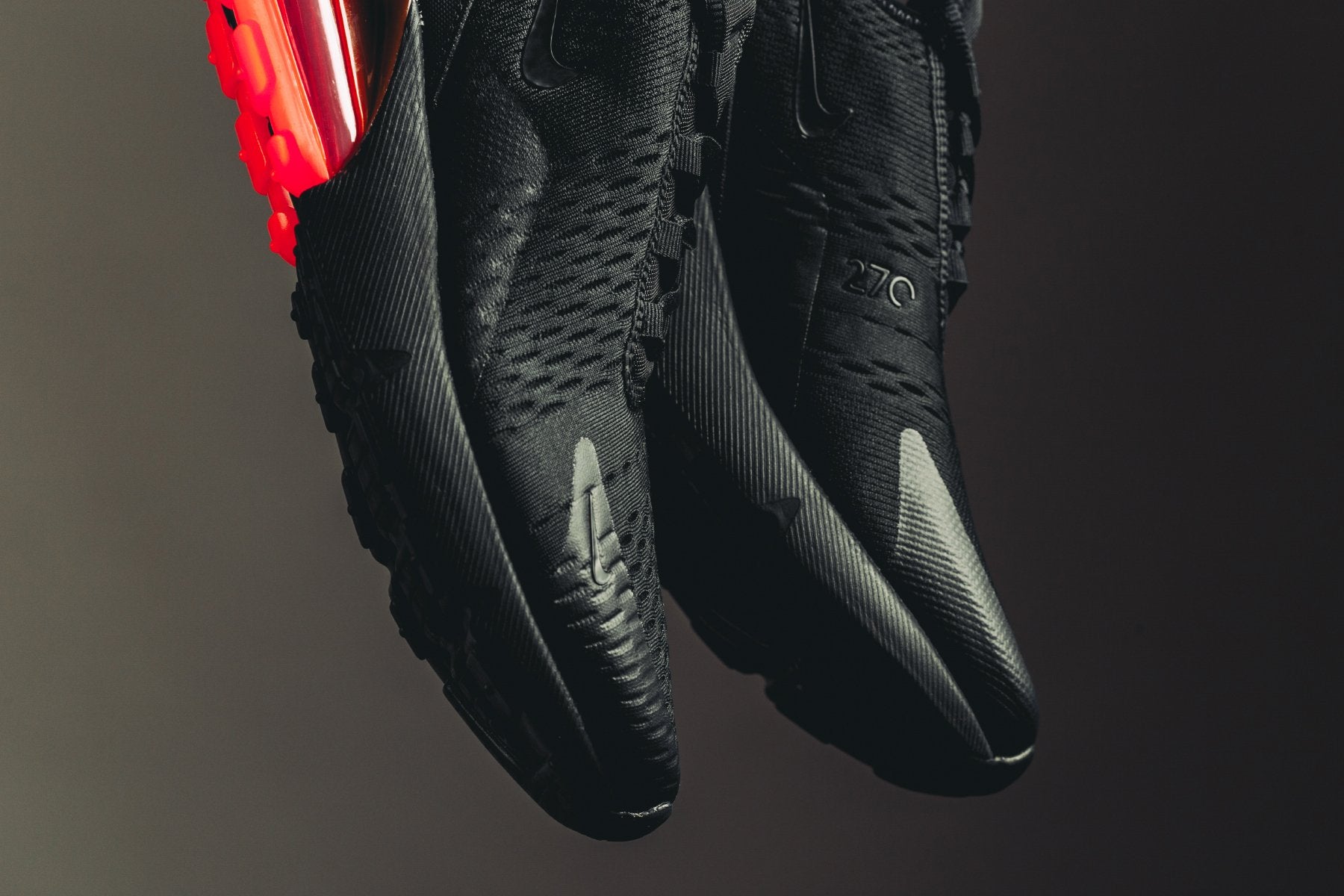 black hot punch air max 270