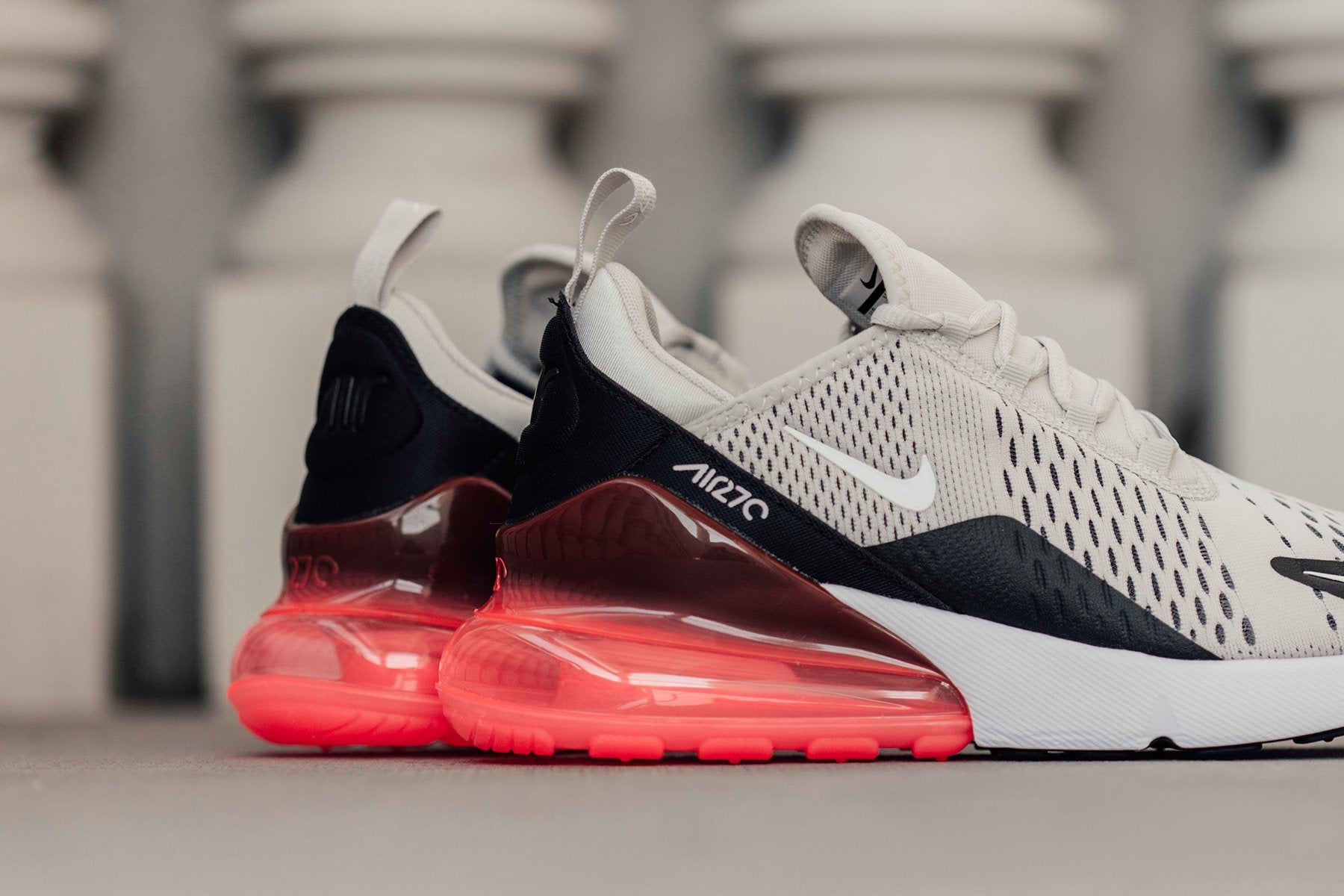 Air Max 270 - Light Bone/Black/Hot Punch – Feature