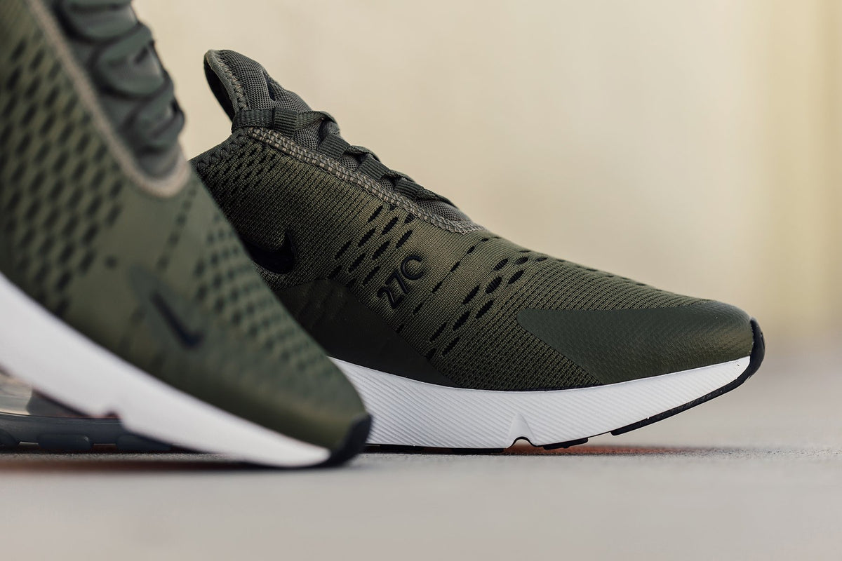 Air Max 270 - Medium Olive/Black/Total Orange – Feature