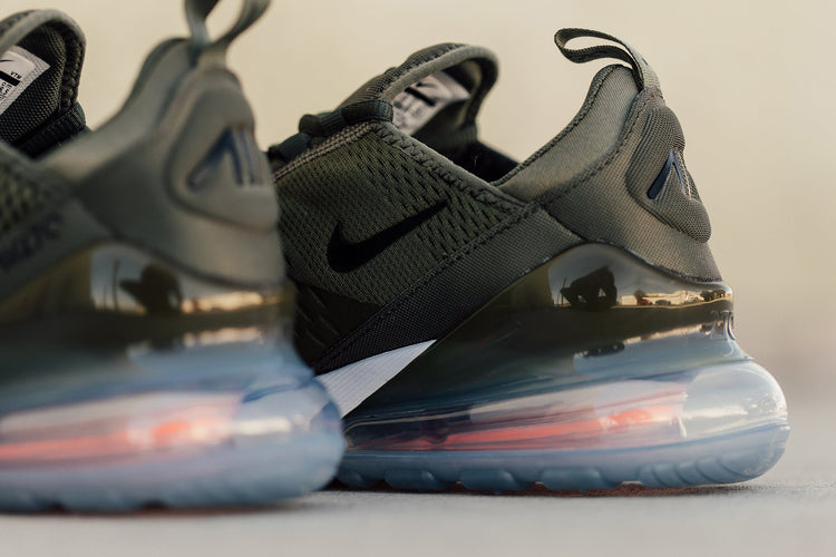 Air Max 270 - Medium Olive/Black/Total Orange â Feature