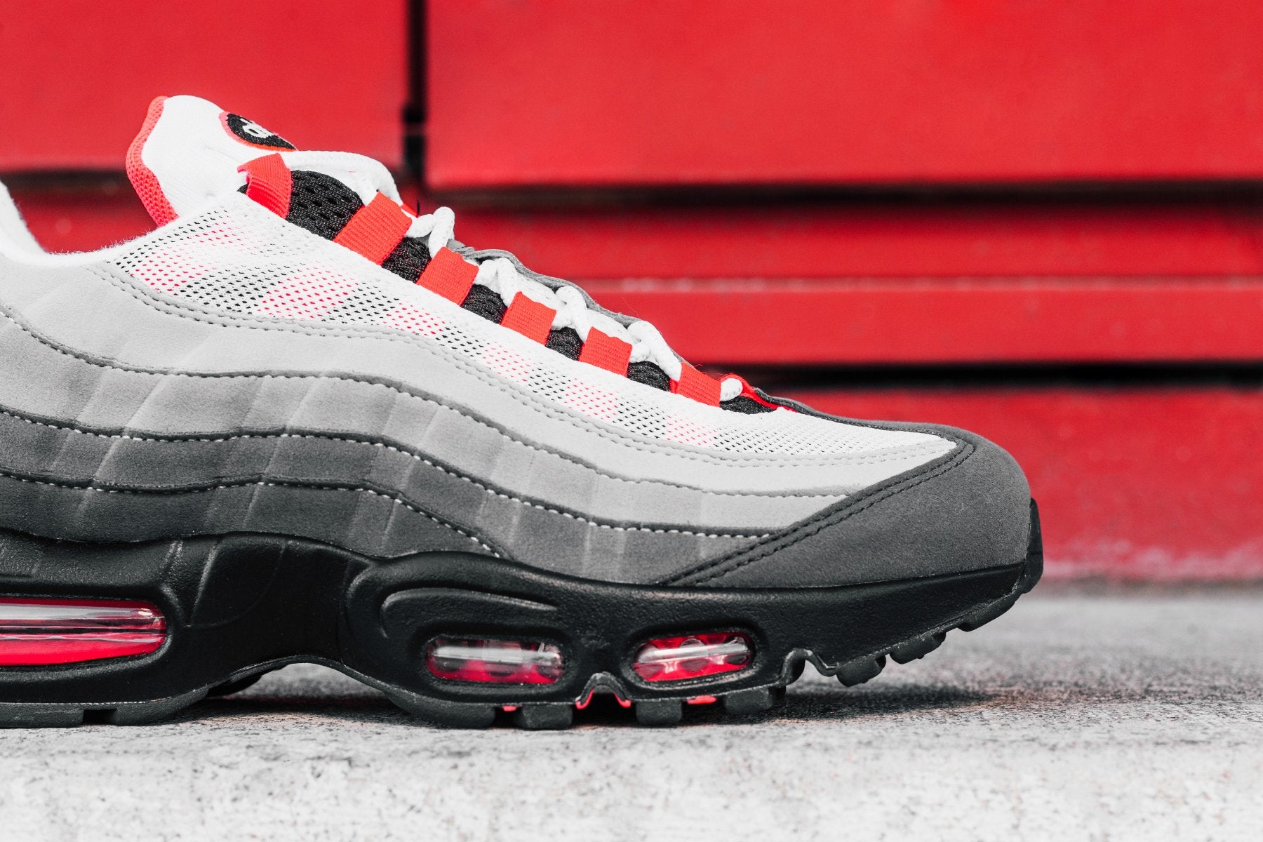 Air Max 95 OG White Solar Red Granite Dust Feature