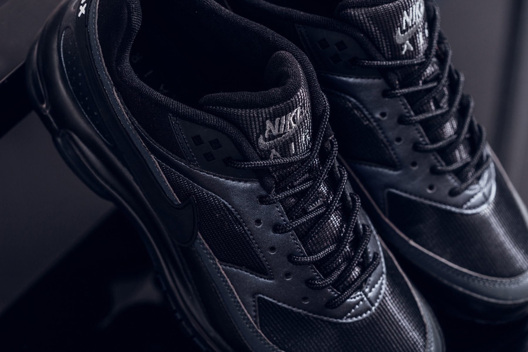 靴 Nike AirMax97/BW Black llic Hematite Black Nike Air Max 97/BW – Feature