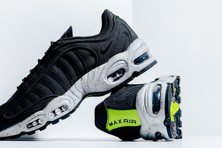Air Max Tailwind IV SP - Black/Wolf Grey/Volt – Feature