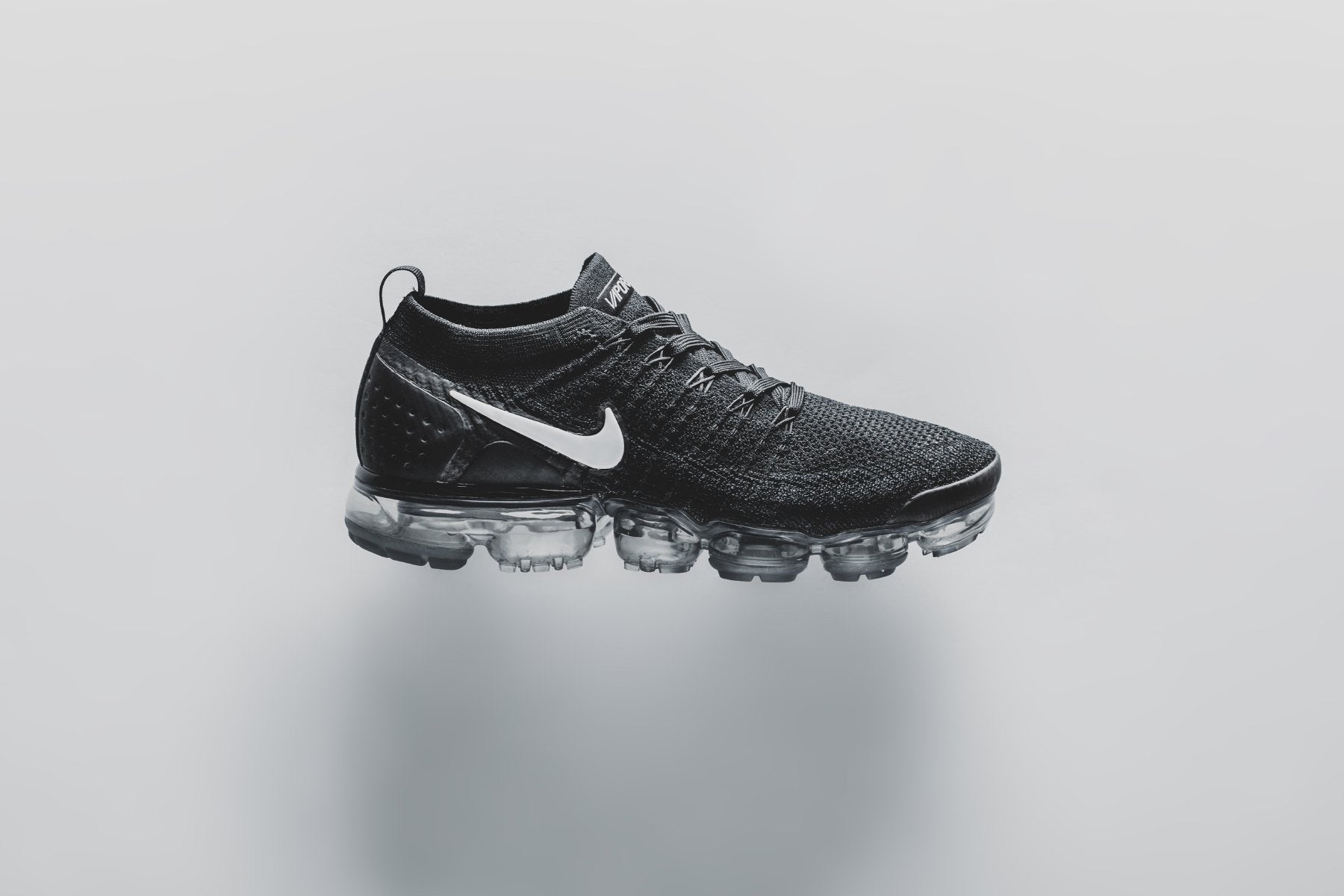 air vapormax flyknit 2 black white metallic silver