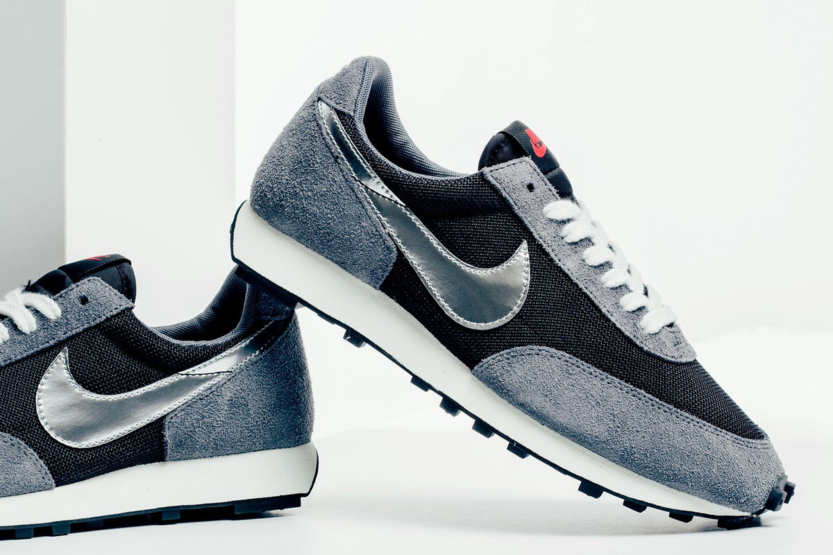 Daybreak SP - Black/Metallic Silver/Dark Grey – Feature