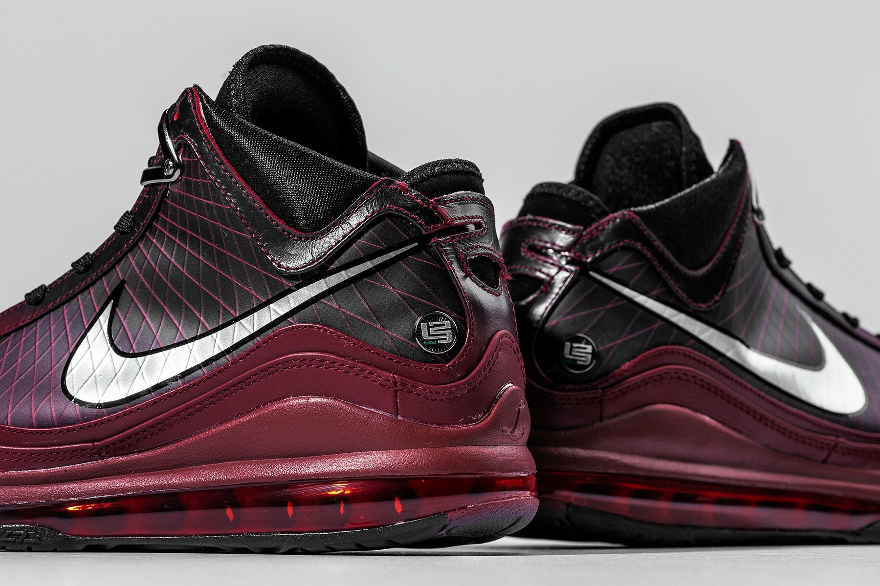 シューズ(男性用) NIKE LEBRON VII QS Team Red 27cm Lebron VII QS 